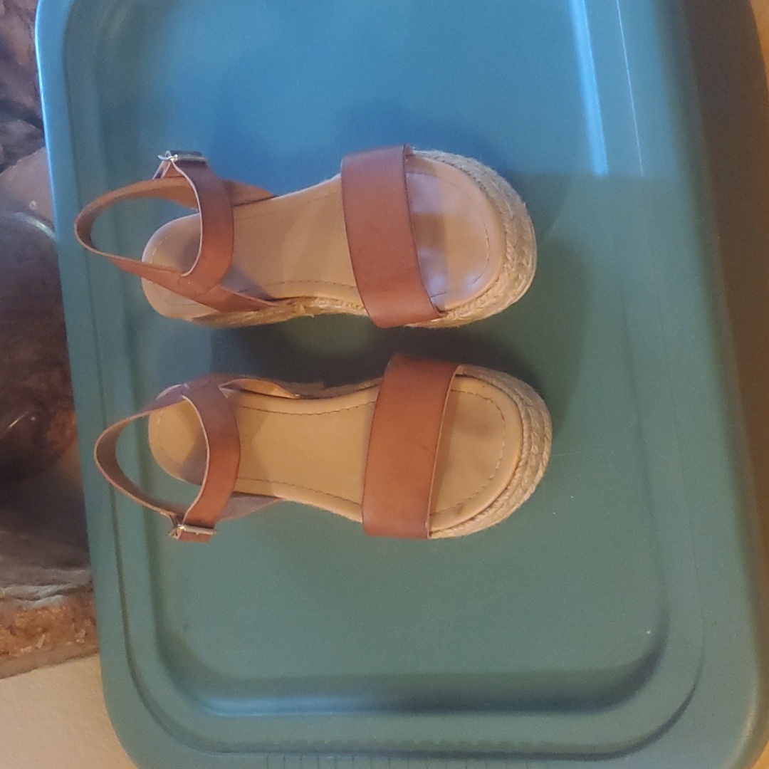Soda Brown Leather Wedge Strappy Sandal 8